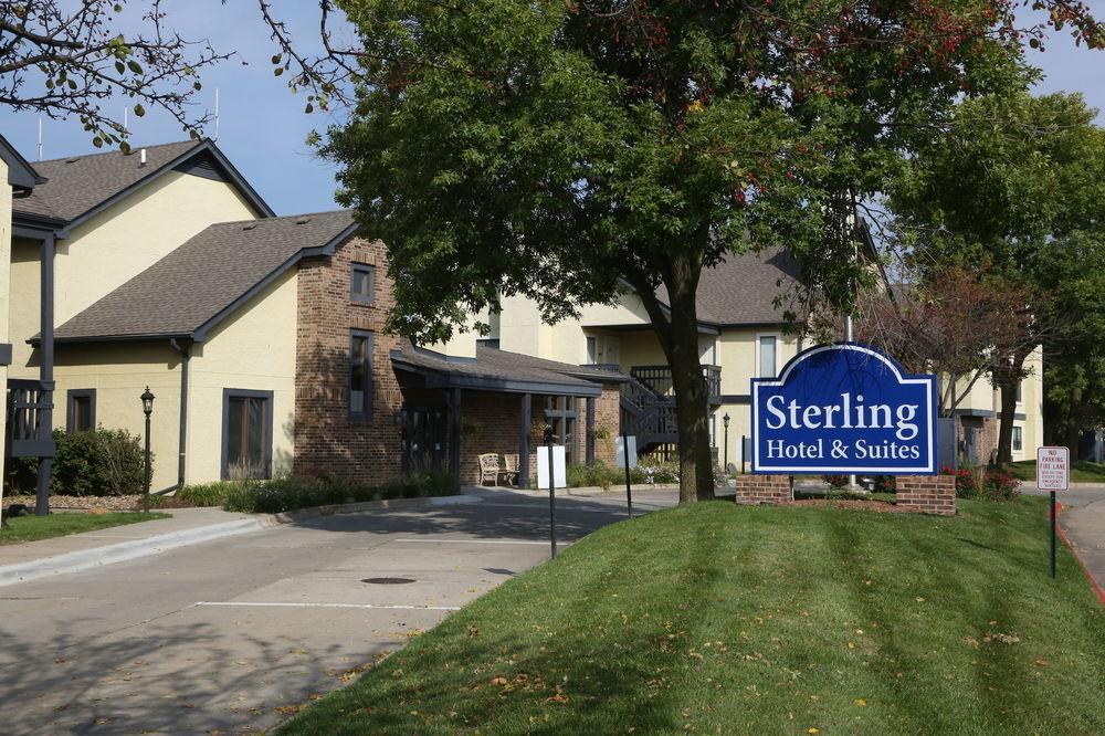 Sterling Hotel And Suites Clive Exterior foto