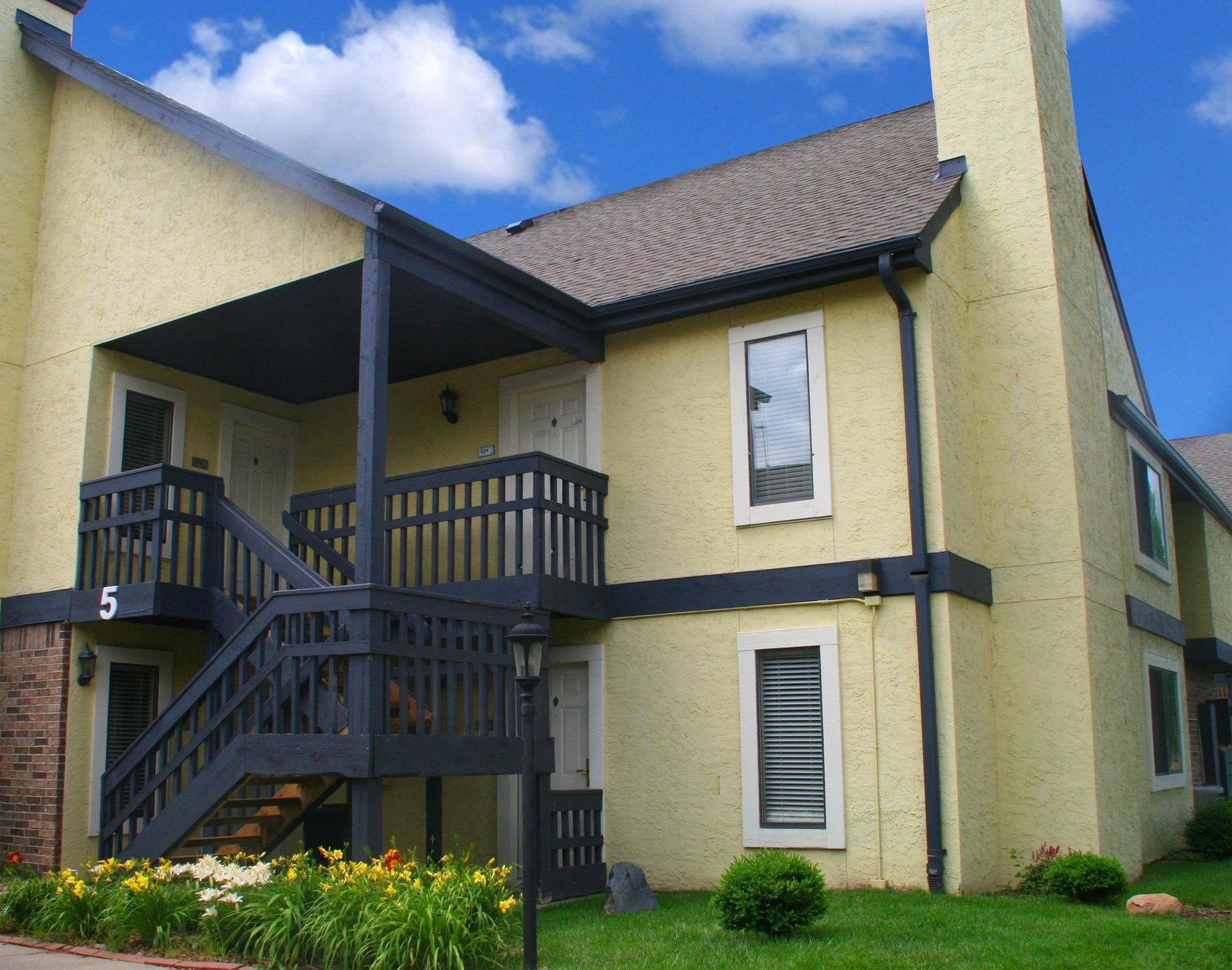 Sterling Hotel And Suites Clive Exterior foto